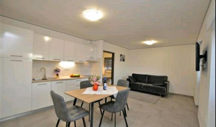 Apartamento Apartman Bregi**** *